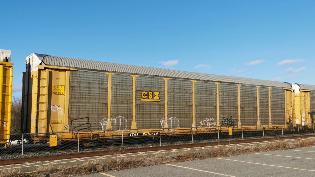 CSX B1701 (Body) TTGX 986049 (Flat)